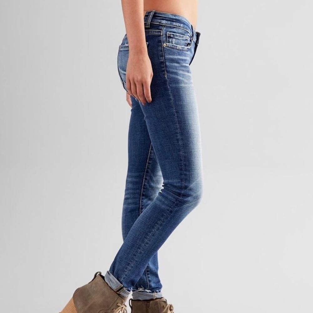 Looking for a pair of  Bke Stella skinny jeans with superior stretch size 24